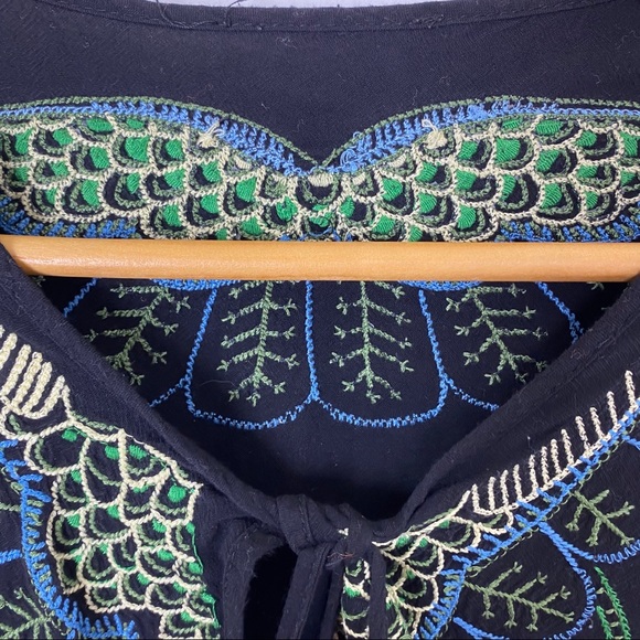 Embroidered Women's Top Medium Black Green Blue - Picture 5 of 6